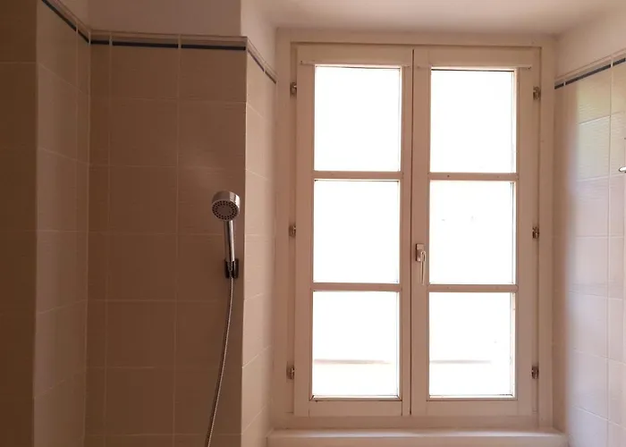 לינה וארוחת בוקר Val Colla 3*